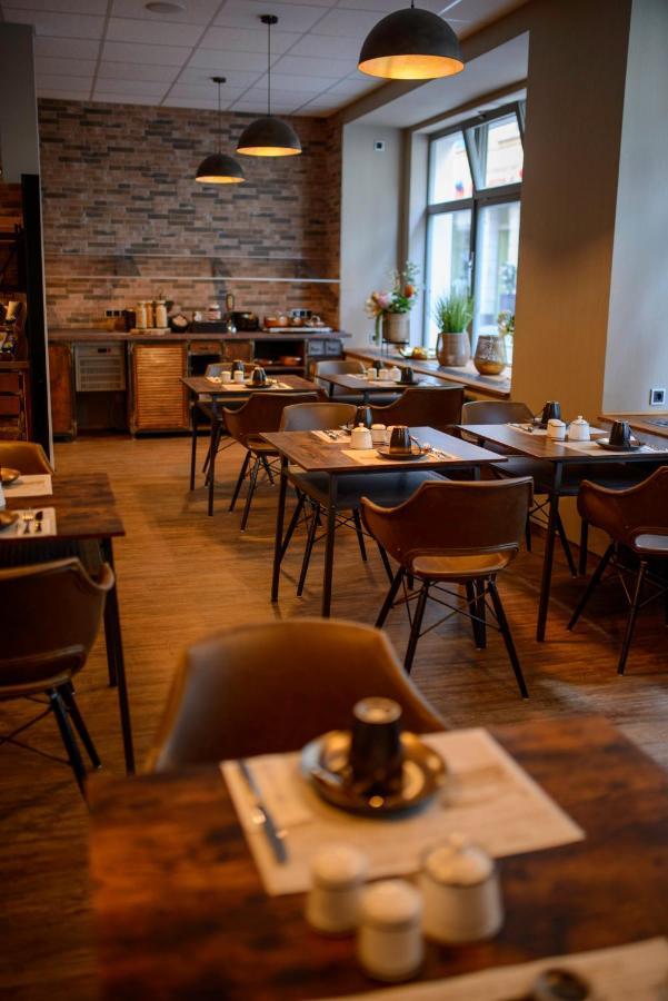 Stadthotel Koenig Albert Циттау Экстерьер фото